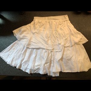 Flowy white skirt